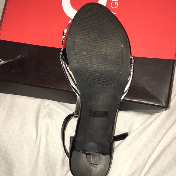 Zebra Guess heels - Picture 3 of 3